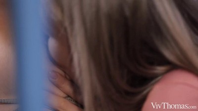 Лижет пизду